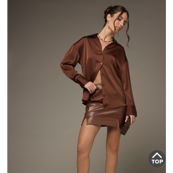 NWT Francesca’s Nora Drop Shoulder Satin Button Down Shirt - Picture 2 of 3